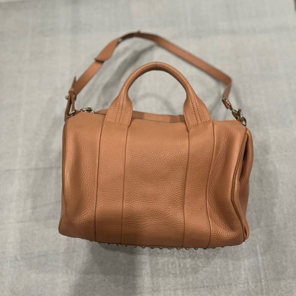 ALEXANDER WANG Soft Pebbled Lambskin Rocco Tan Pale Shoulder Handbag Gold Accent - Picture 3 of 13